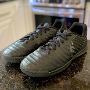 💢SOLD💢 Nike Tiempo indoor/turf youth soccer shoes